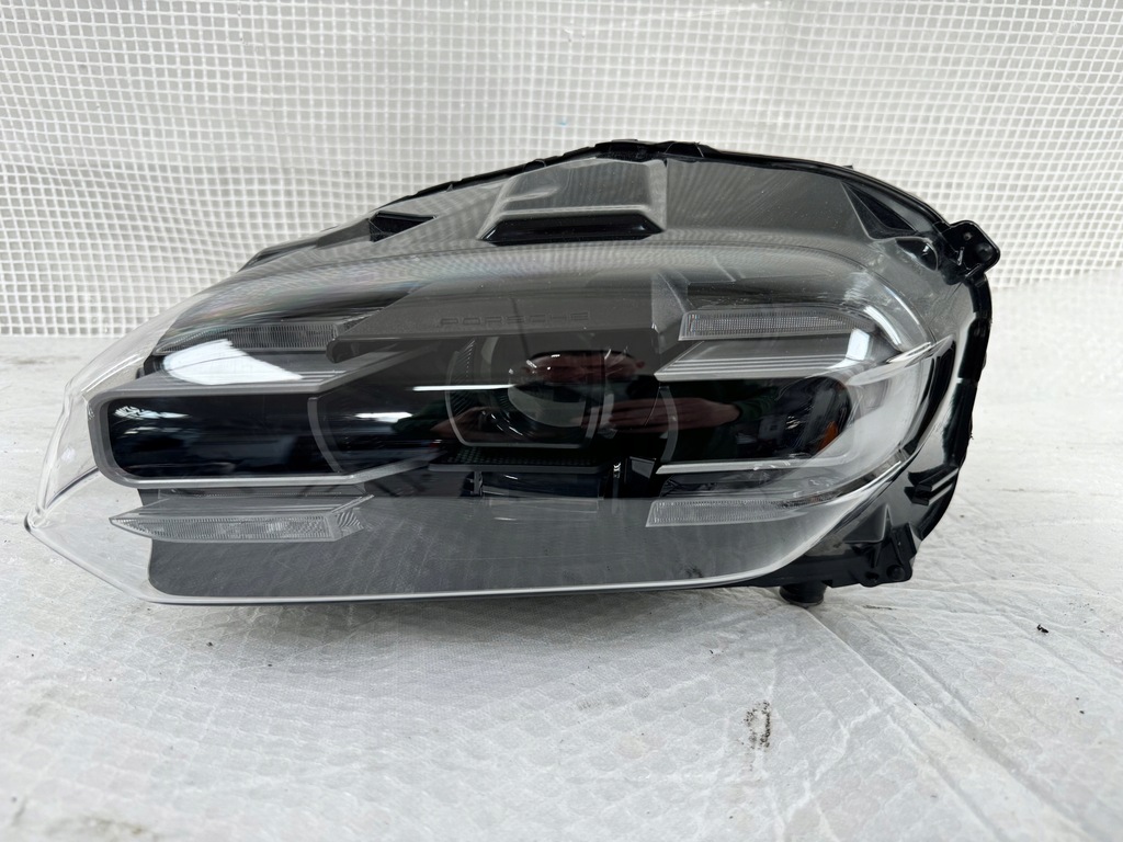фото №1, Porsche taycan левая лампа full led
