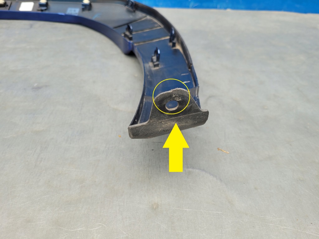 Купити Lexus ux200 ux250h рестайлінг  23- 2023- молдинг на крила правий задній пофарбована