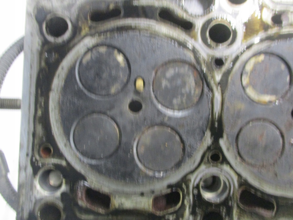 фото №10, Головка комплектна вали seat toledo iv 1.6 tdi 03l103373a 03l103286a