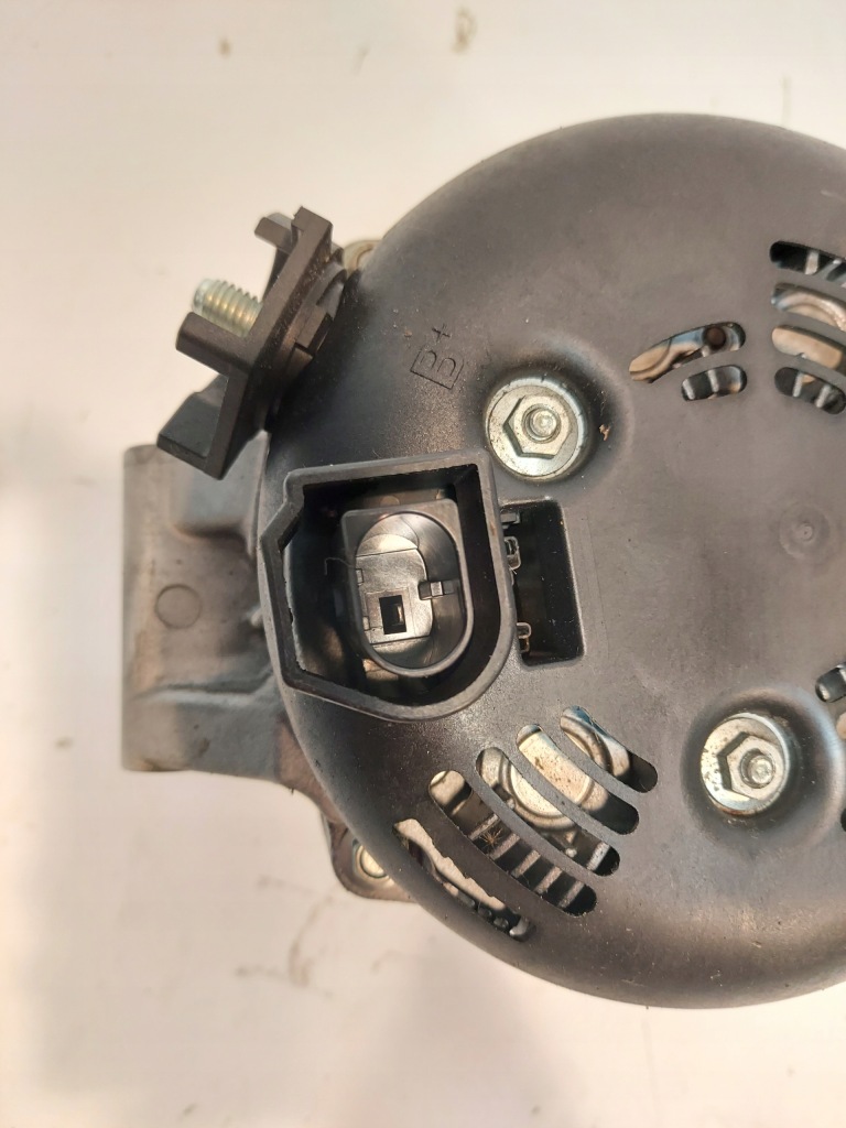 Генератор bmw f10 f20 f30 f31 f15 f12 n55 3.5 в Україні