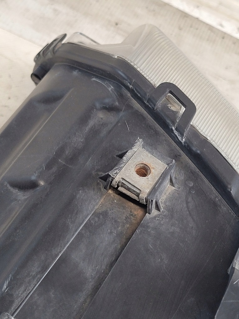 фото №7, Лампа правая передняя правый перед 04857830ac chrysler voyager iv 4 lift 06r.