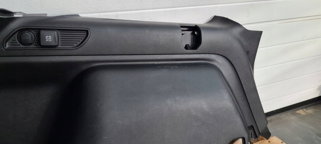 Купити Jeep grand cherokee wl 2022 обшивка оббивка багажника лівий задній короткий