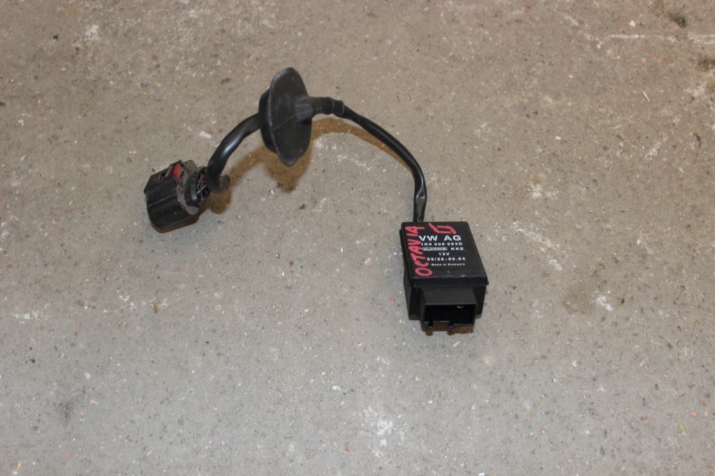 фото №1, Реле насоса топлива octavia ii 1,6 fsi