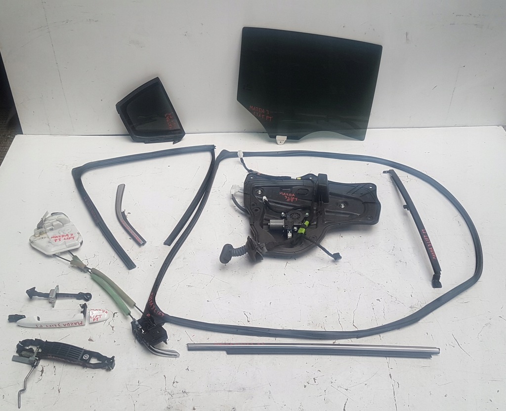 фото №3, Молдинг уплотнитель дверь перед задняя mazda 3 bm