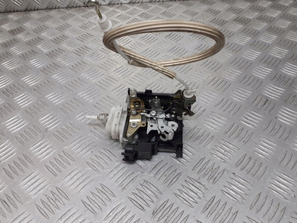 Замок дверь правый перед audi a4 b5 Недорого