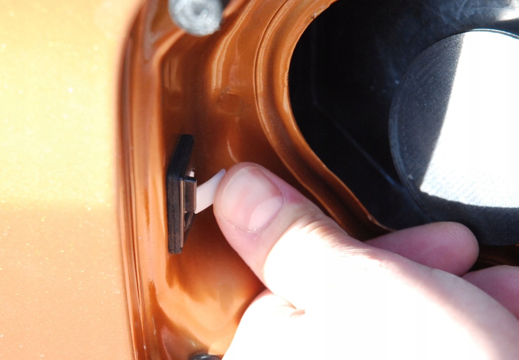 фото №6, Alternatywny отбойник крышка топлива dacia duster 2