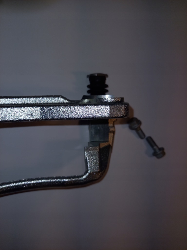 фото №8, Mitsubishi colt vi czc 05- forfour скоба