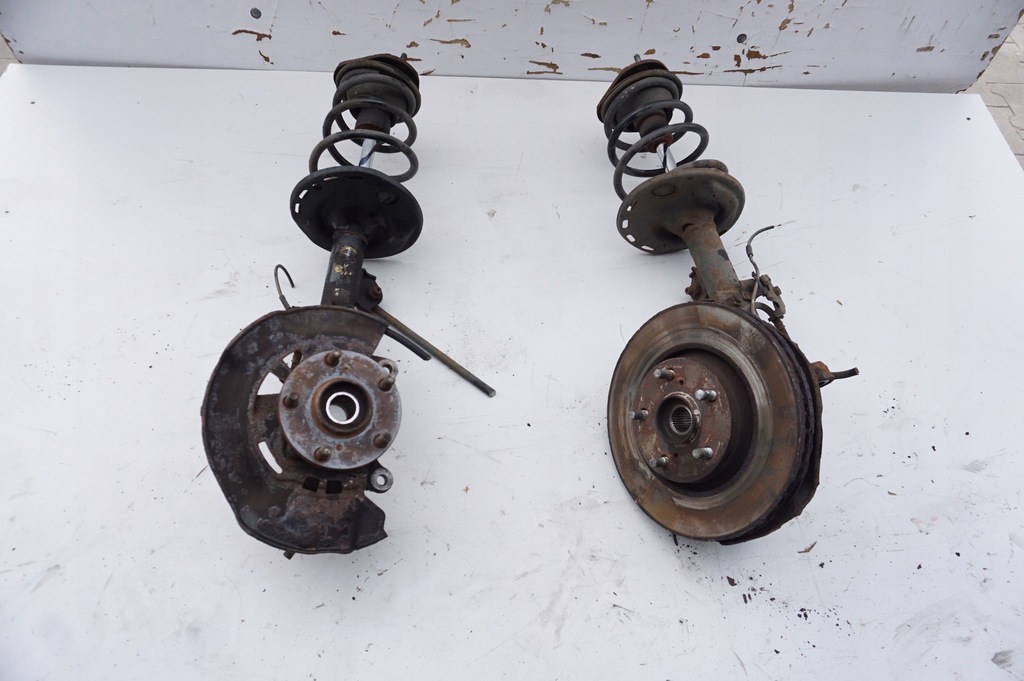 фото №1, Mcperson правый перед toyota verso i fl 2.0 d4d