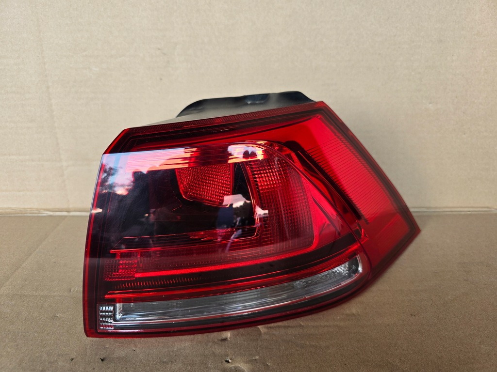 фото №1, Vw golf vii лампа права задня 5g0945096p