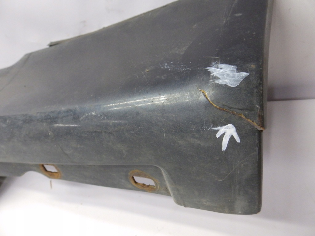 Порог правый  mercedes e-klasa a210 Оригинал