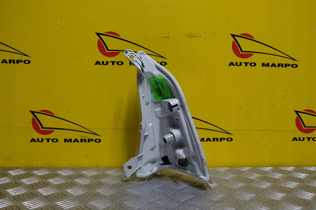 фото №8, Nissan leaf 2010- лампа поворотник перед правая usa