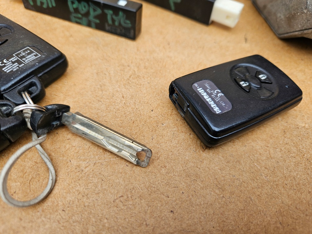 фото №8, Бортовой компьютер замок зажигания набор стартовый toyota yaris ii 1.8 vvt-i ts keyless