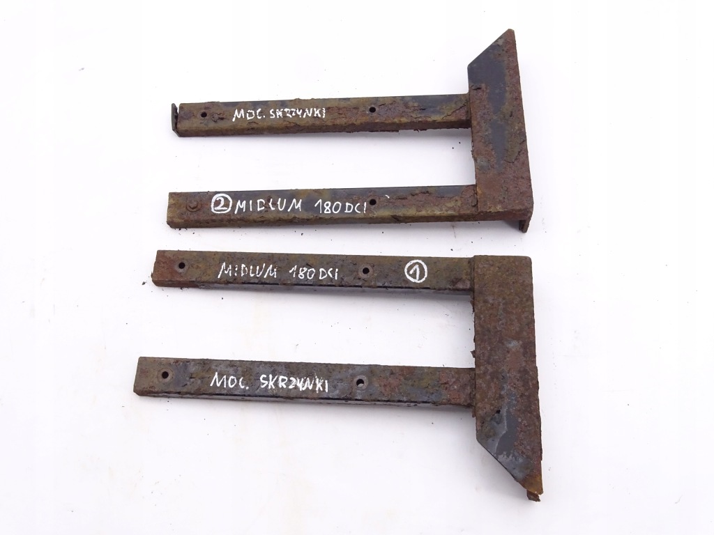 фото №1, Renault midlum 00-06 dci кронштейн коробки бардачка