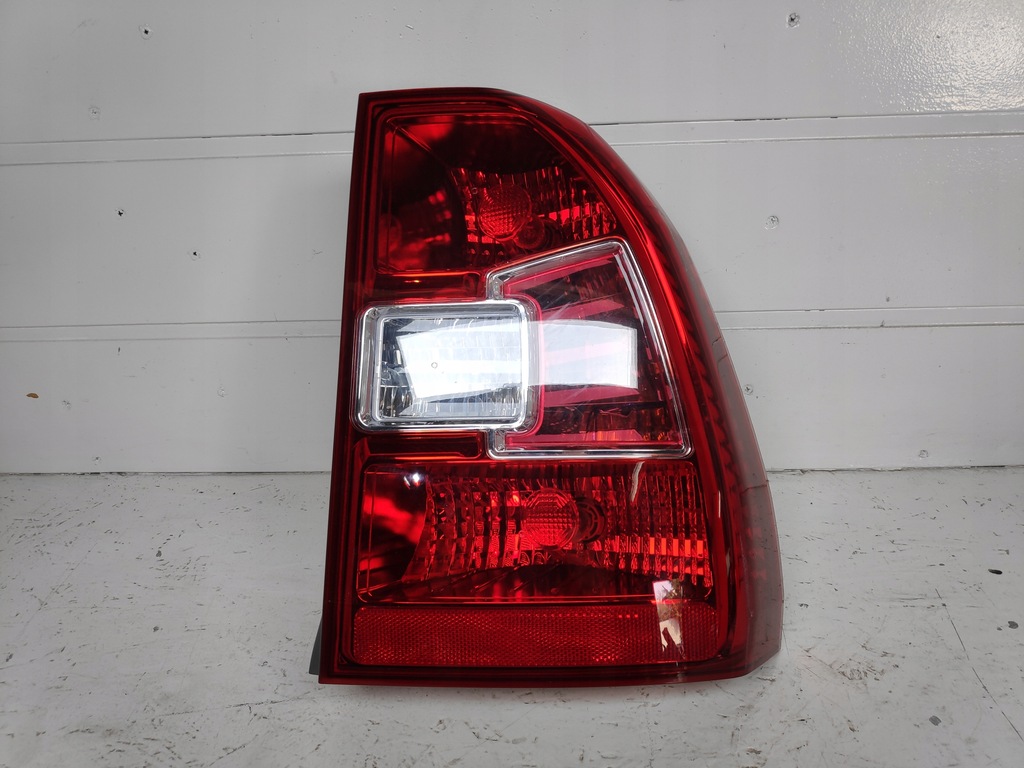 фото №1, Kia sportage ii lift лампа правий задня 92402-030