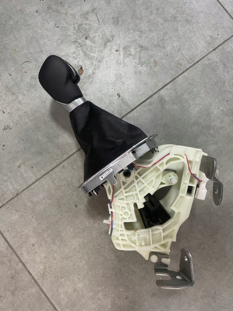 Кулиса  передач renault trafic iv 1011069r Цена