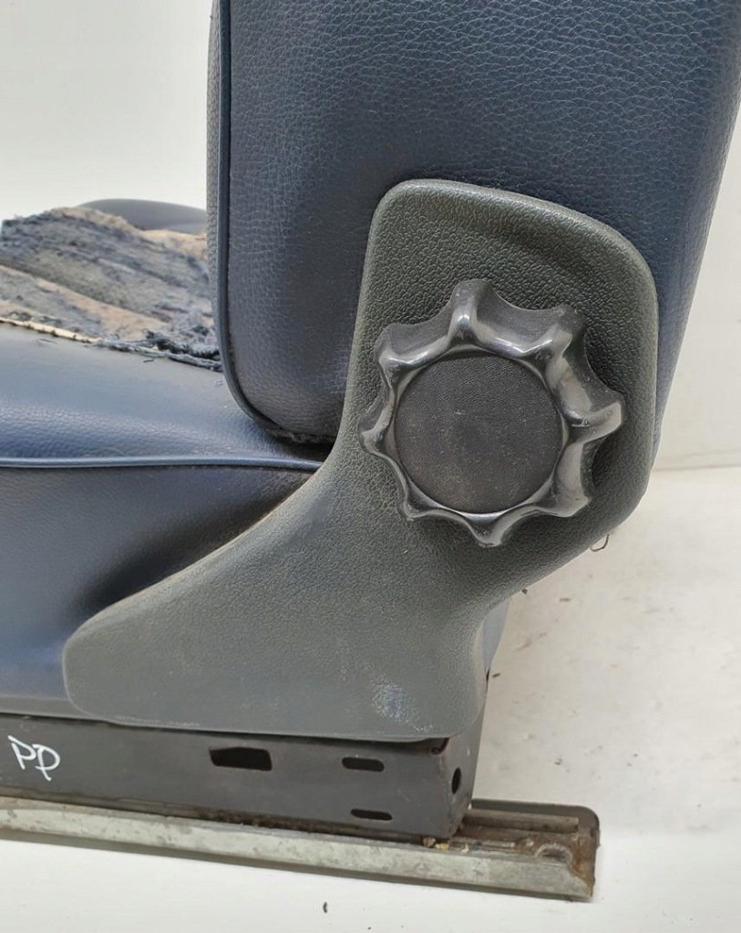 Сидіння пасажира правий перед mercedes w115 w114 Недорого