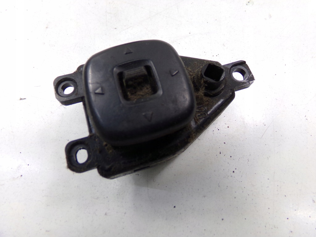 фото №1, Mazda 626 v gf 97-99 переключатель регулировки зеркал