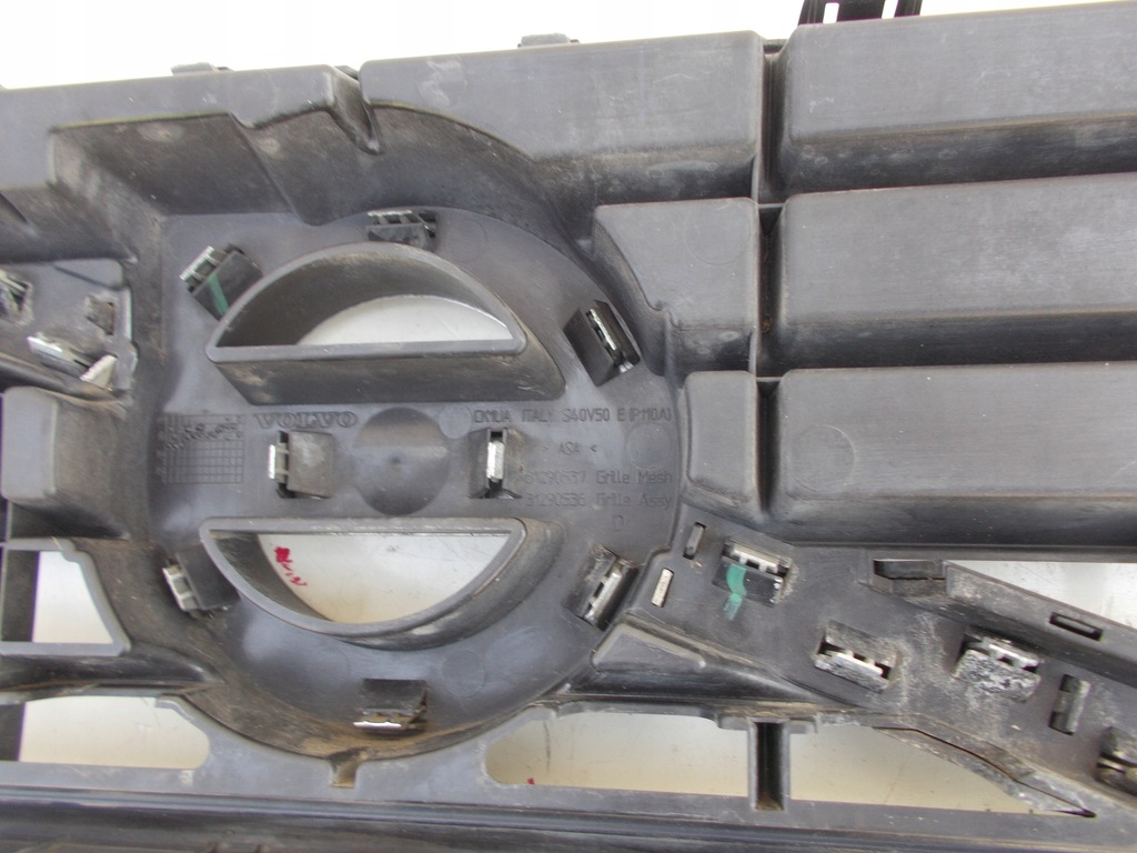 фото №12, Volvo v50 s40 ii lift 2007 -2012 решітка радіатора решітка радіатора значок