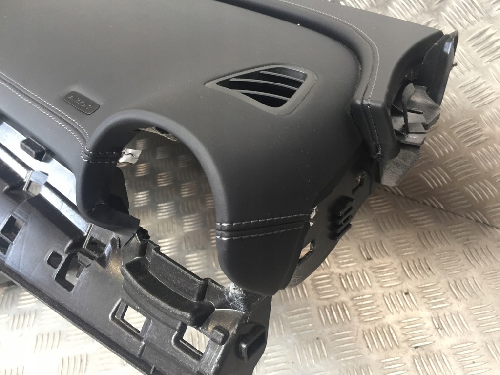 фото №13, Mercedes c klasa w206 amg панель приладів приладова подушки безпеки ремені консоль шкіра