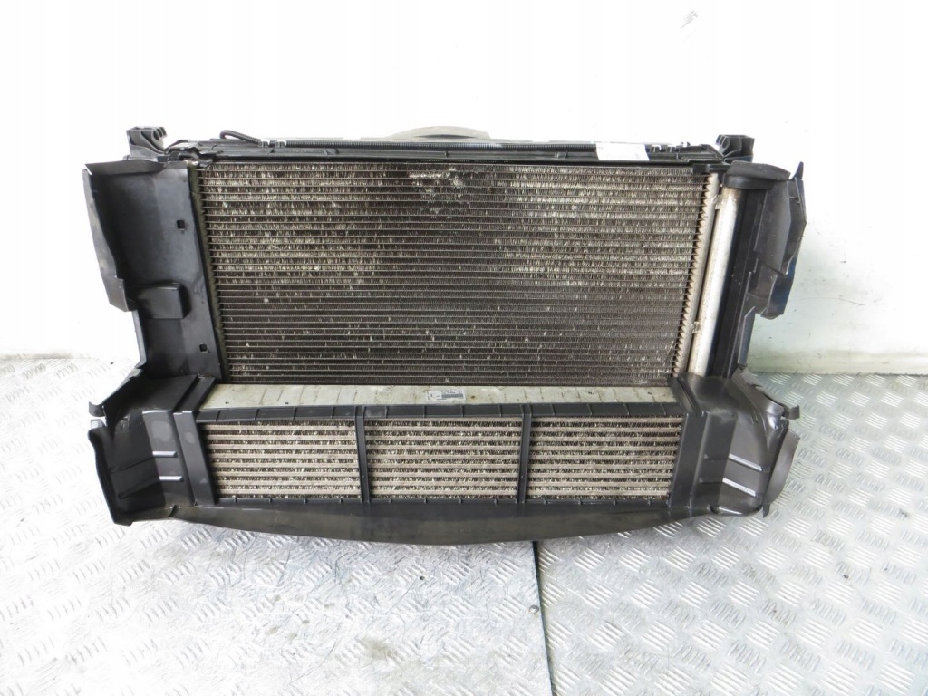 Купити Mercedes cla w117 c117 1.6bt радіатор вентилятор комплект  12-