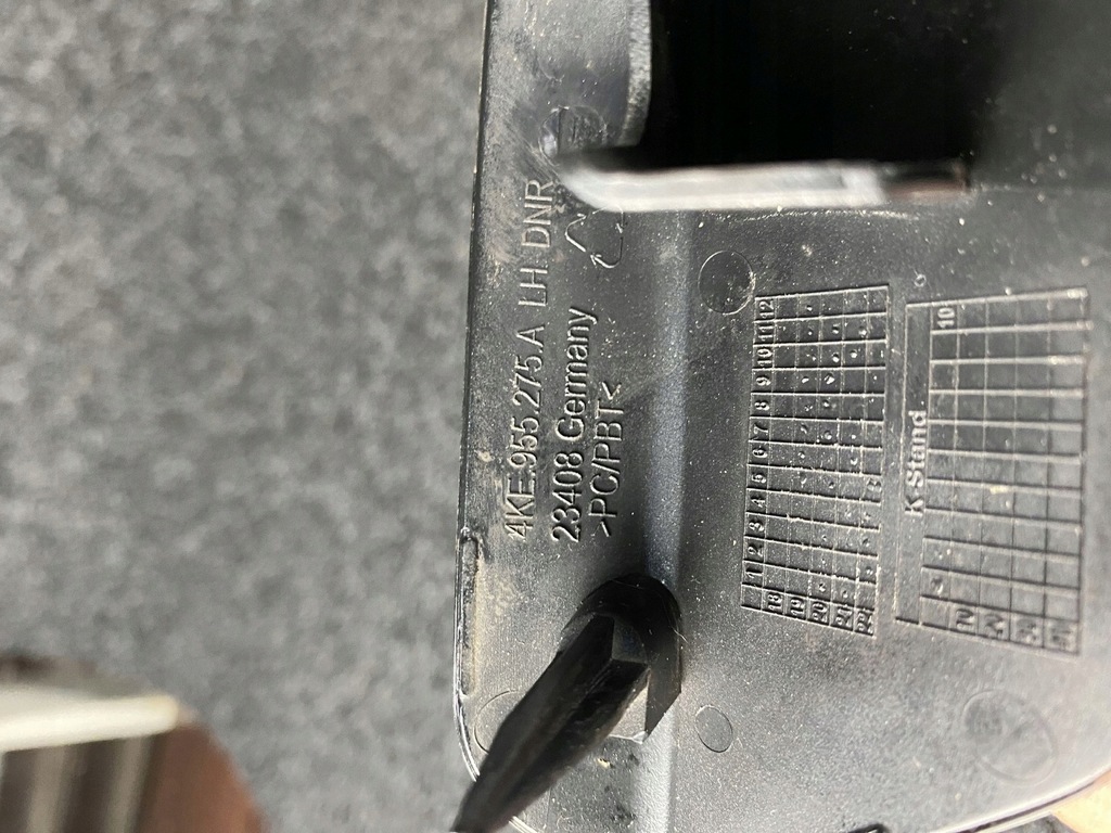 фото №6, Audi e-tron заглушка распылителя левая 4ke955275a