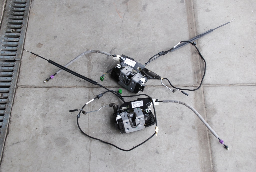 фото №1, Замок дверь l / p перед mercedes slk iii 11- r172