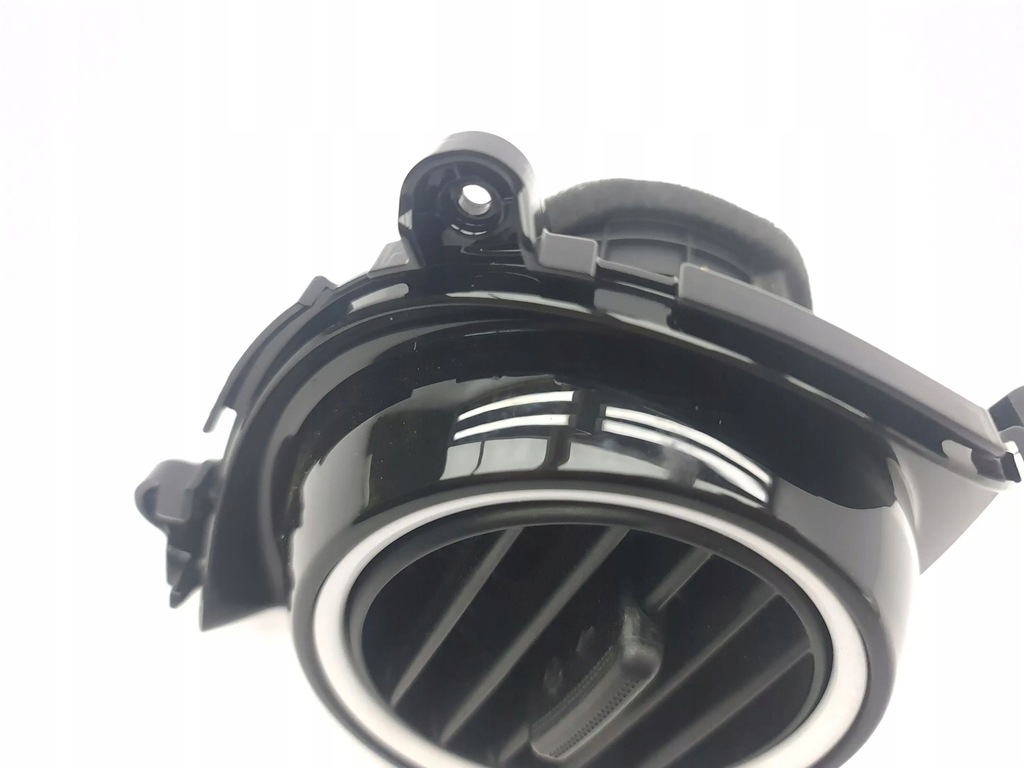 фото №7, Hyundai kona i 2019 левая сторона боковая решётка обдув панели приборной панели