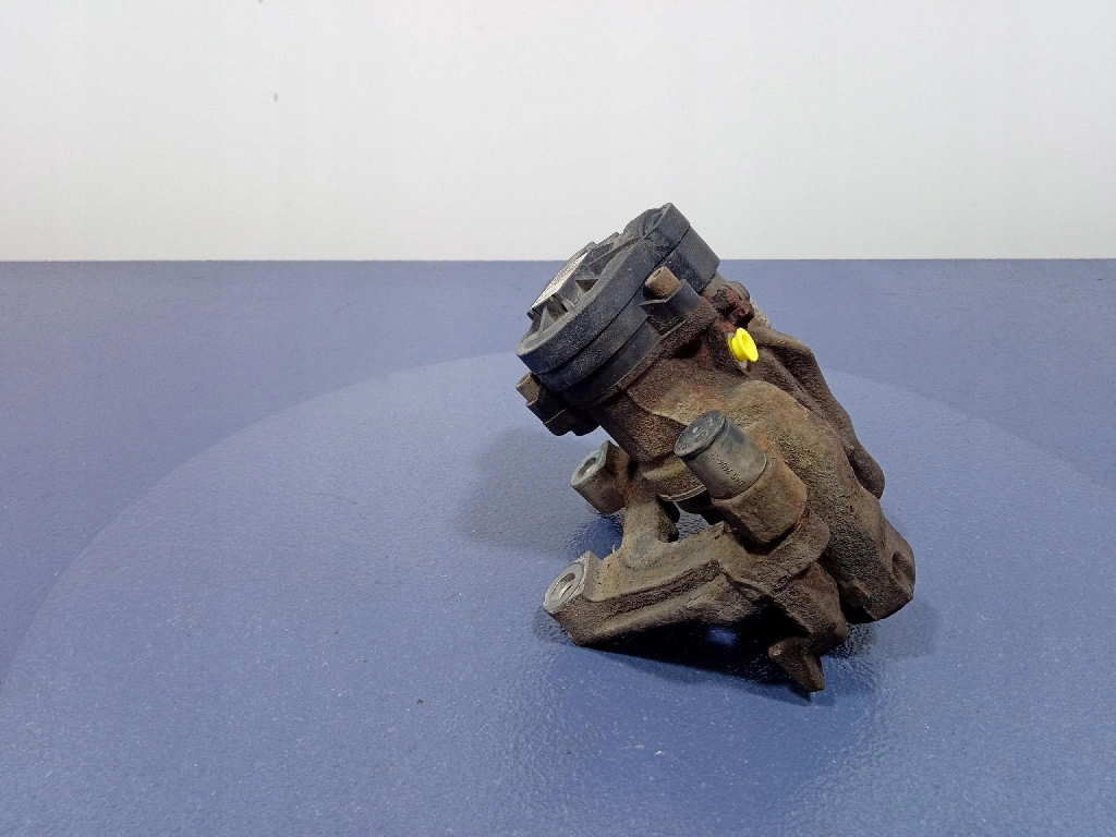 фото №4, Vw passat b8 суппорт тормозной электрический задняя левый задний скоба 3q0615405j