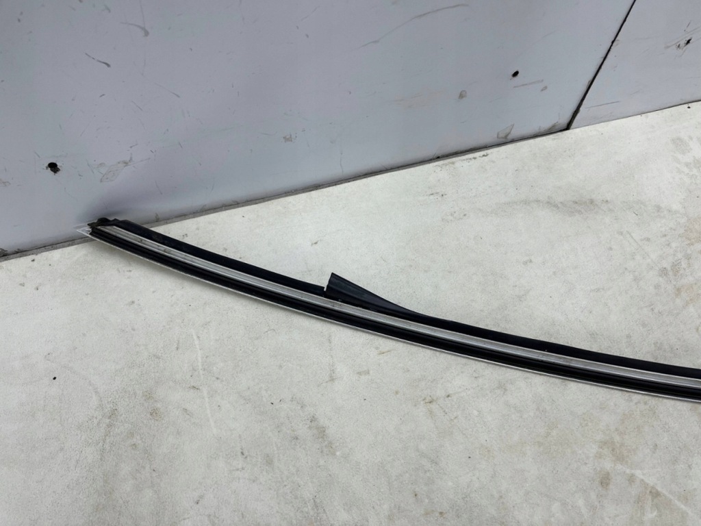 фото №14, Молдинг bmw e92 coupe 04-12r. ліва бічна накладка дах кузовна декоративна