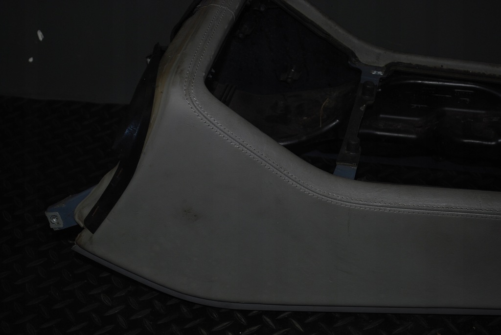 фото №14, Туннель средний кожа 4e0863241e audi a8 s8 d3 w12