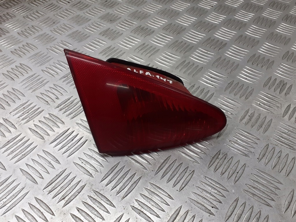 фото №1, Лампа левая задняя w крышка багажника alfa romeo 147 46747825