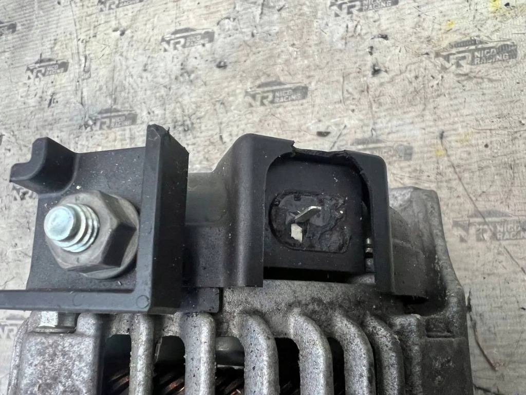 Генератор bmw оригинальный номер 7640131 f45 f20 f30 mini f56 f60 Недорого