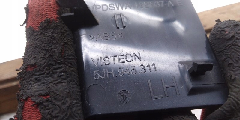 фото №4, Оригинальный номер vag защита лампы skoda задняя rapid 13- левый