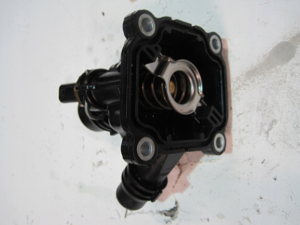 фото №1, Корпус термостата volvo xc90 2,0d 32263962