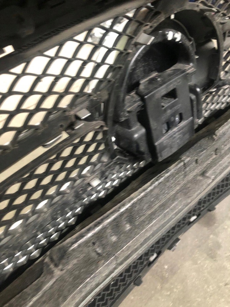 фото №8, Mercedes-benz w205 lift c-klasa оригинальный kompletny перед капот лампы