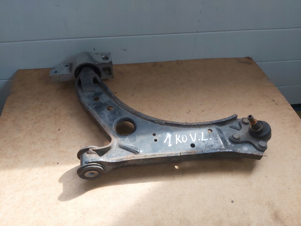 фото №1, Vw golf vi 1k0407189e рычаг левый перед