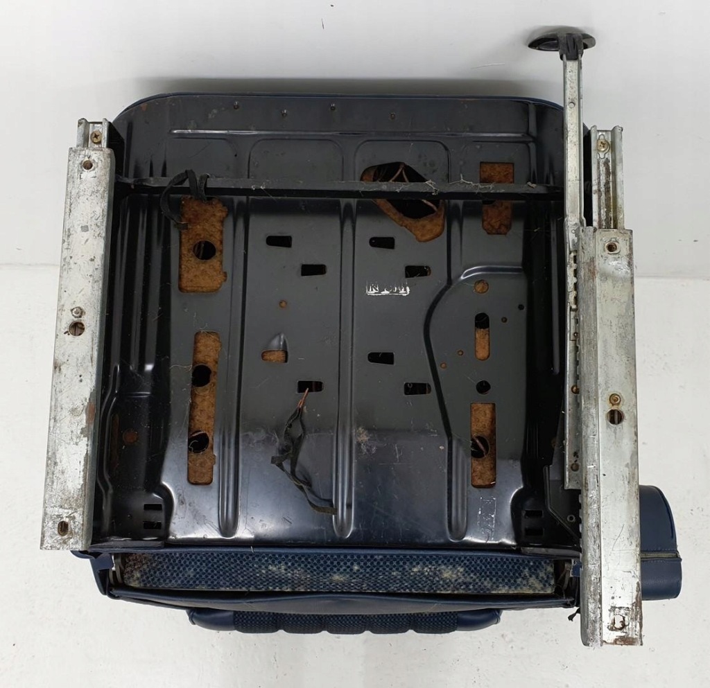 Сидіння правий перед передній пасажира mercedes w115 w114 європа Оригінал