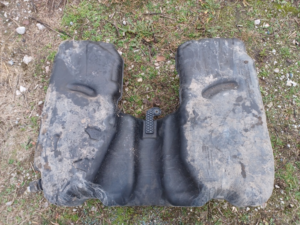 Бак пального bmw x5 e70 x6 e71 15924511 дизель Зі Шроту