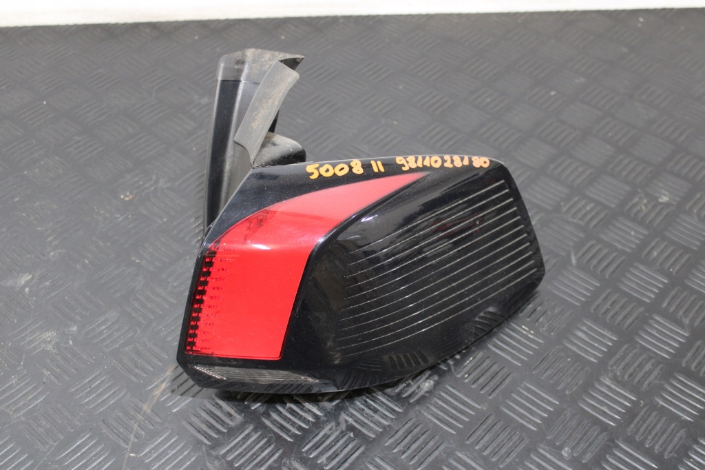 Купить Лампа правый задний  задняя 9811028180 peugeot 5008 ii 2
