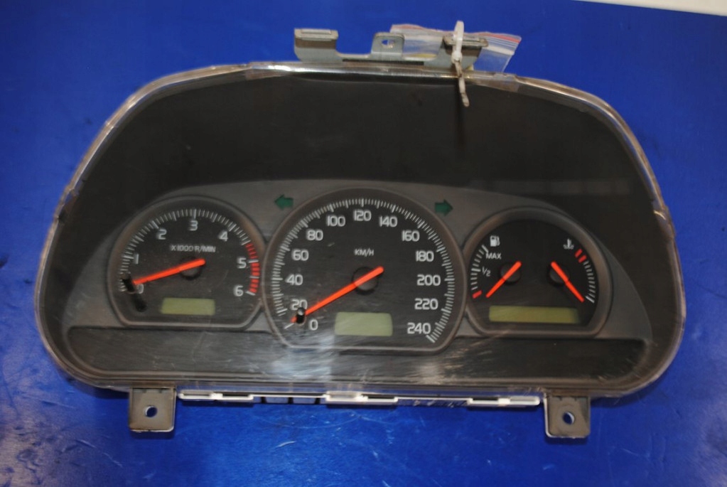 фото №1, Volvo v40 1.9tdi набор индикаторов