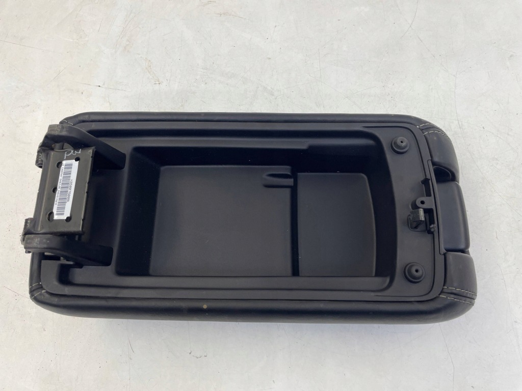 Jeep grand cherokee wk2 10-12 подлокотник с Разборки