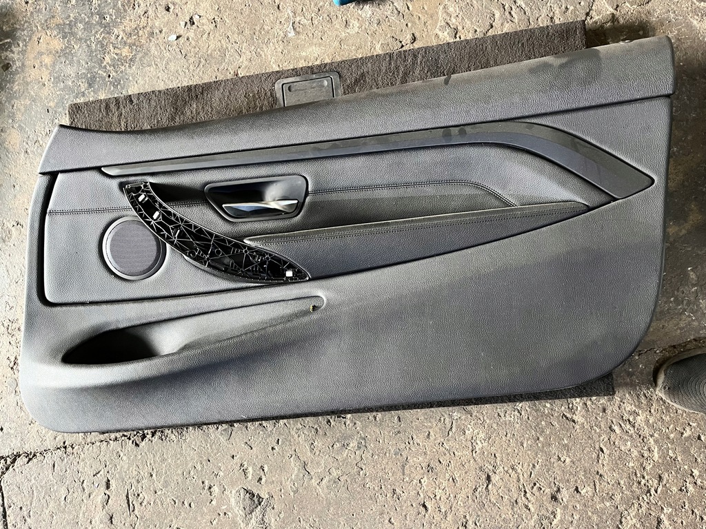 фото №1, 2 bmw f33 f32 обшивка двері передній правий