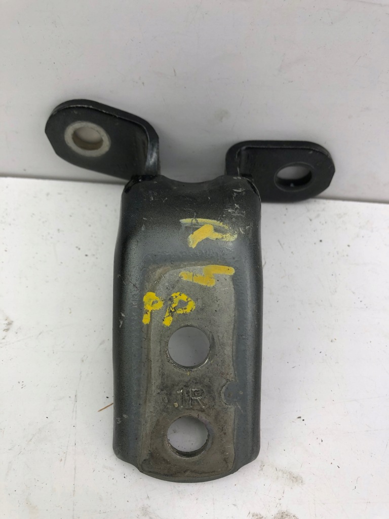 фото №2, Toyota rav4 петля дверь правый перед