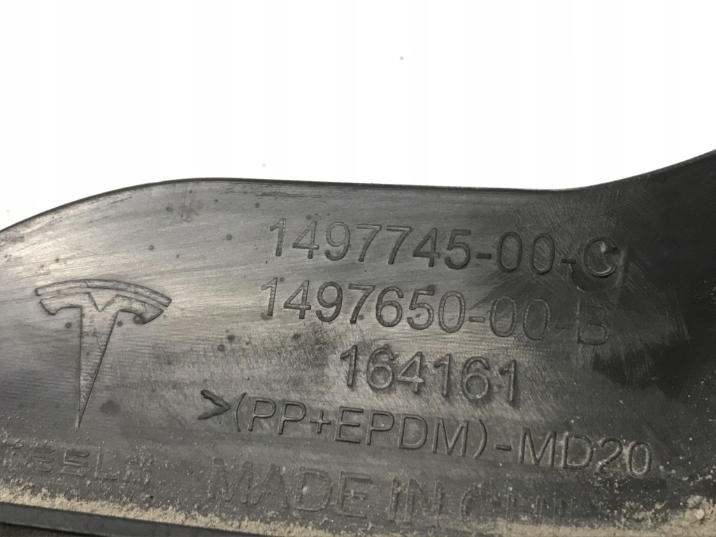 Купить Tesla y молдинг порог правая оригинал 1497745-00-c