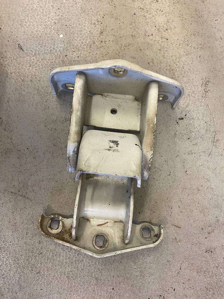 фото №3, Петля крышки opel traffic renault vivaro 2 ii