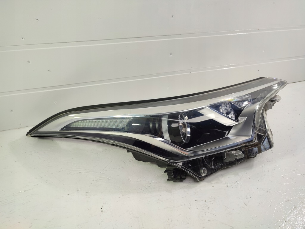 фото №2, Toyota chr ch-r лампа передняя правая с led