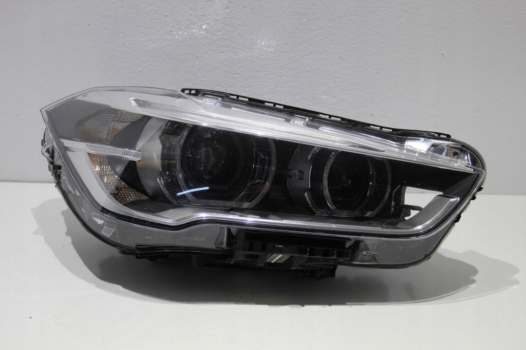 Купить Bmw x1 f48 full led правый фара перед правый  хорошее состояние