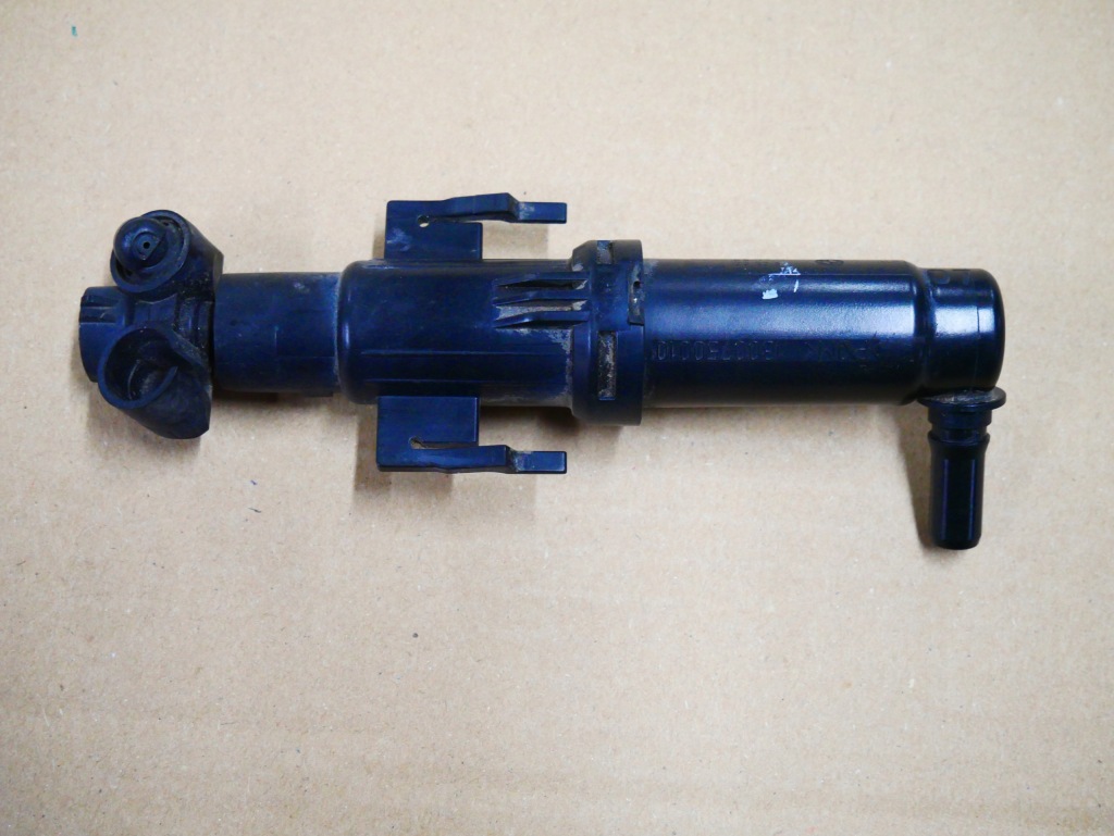 Купить Bmw f10 f11 f07 левый омыватель фара лампы помпа левая 7149885