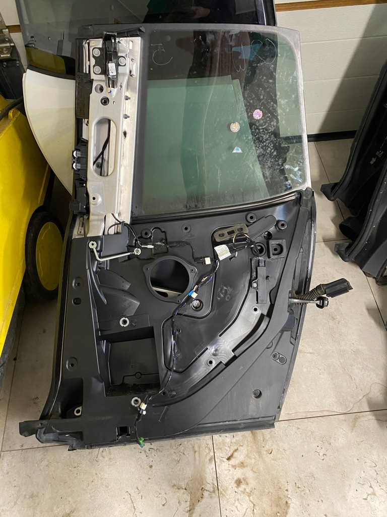 фото №8, Bmw i3 дверь правый задняя c2w