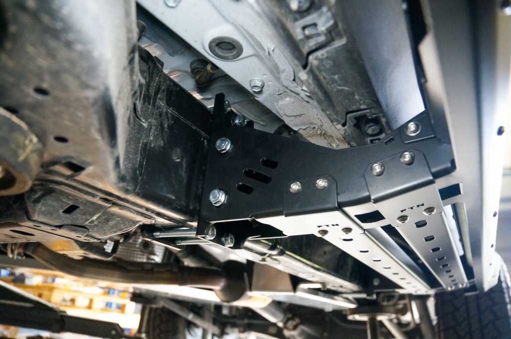 Пороги боковой стальной first edition toyota land cruiser 250 od 2024 в Украине